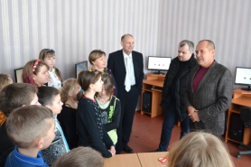 Широківська школа отримала від Вадима Кривохатька новий комп’ютерний клас